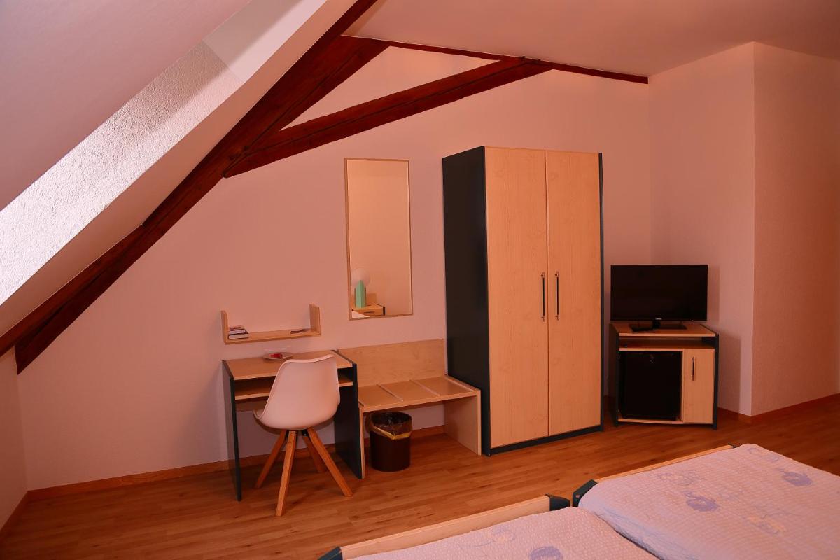 Hotel-Rotisserie La Tour Rouge - Hizvo