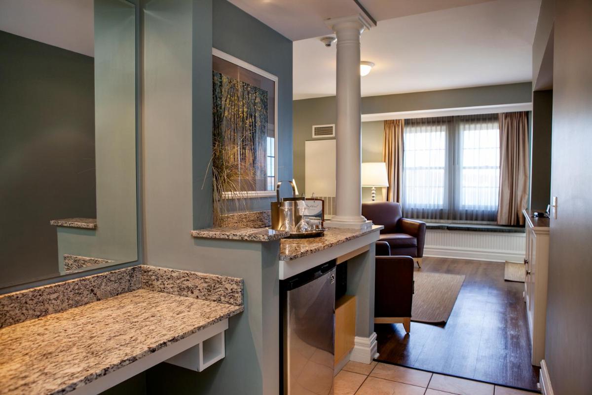 Watkins Glen Harbor Hotel - Housity