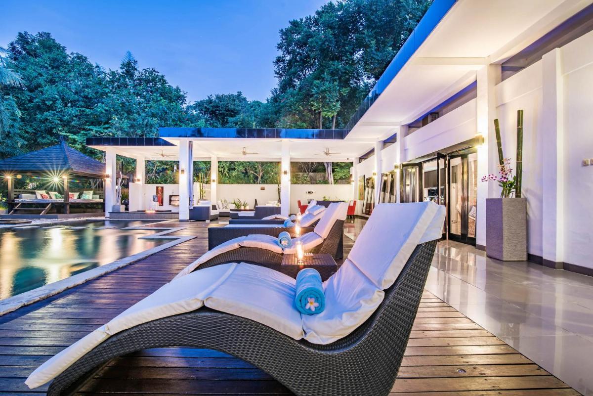 Stunning Villa Lily - Housity