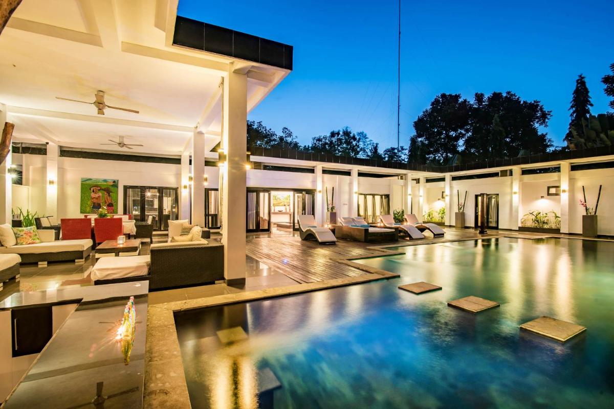 Stunning Villa Lily - Housity