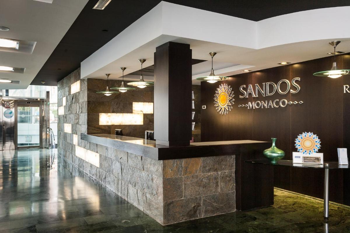 Certificado, premio, señal o documento que está expuesto en Sandos Monaco - Adults Only