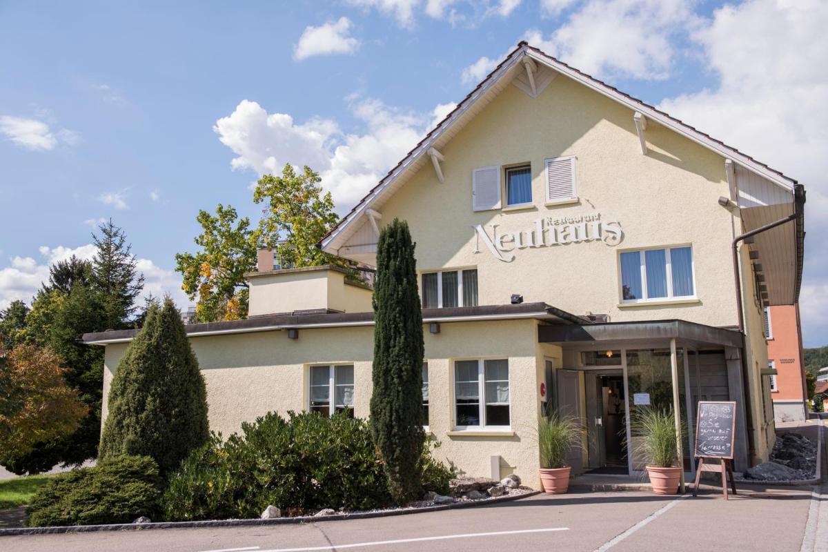 Hotel Restaurant Neuhaus - Housity