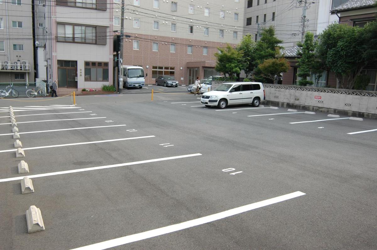 Hotel Econo Tsu Station - Housity