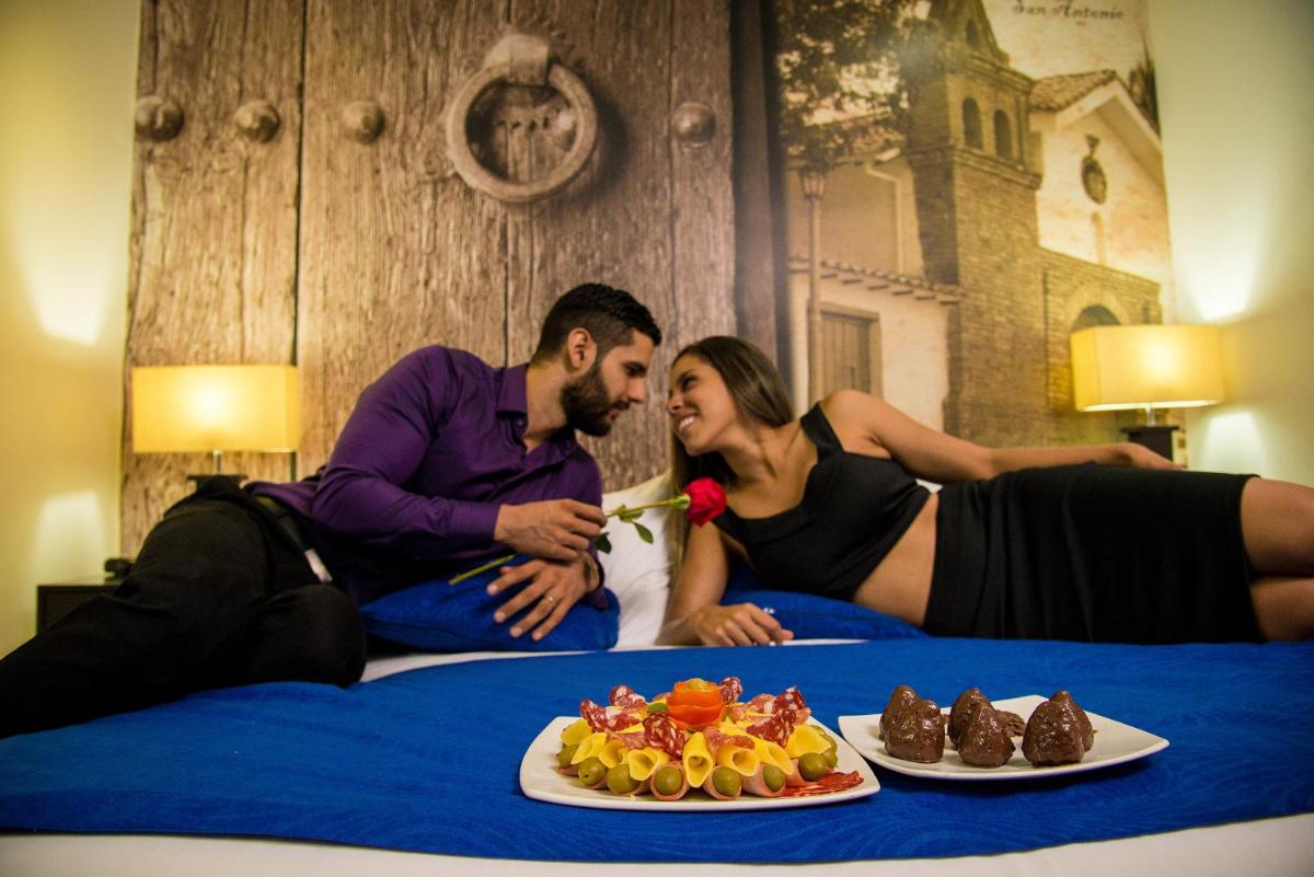 Aw Hotel Puerta de San Antonio - Housity