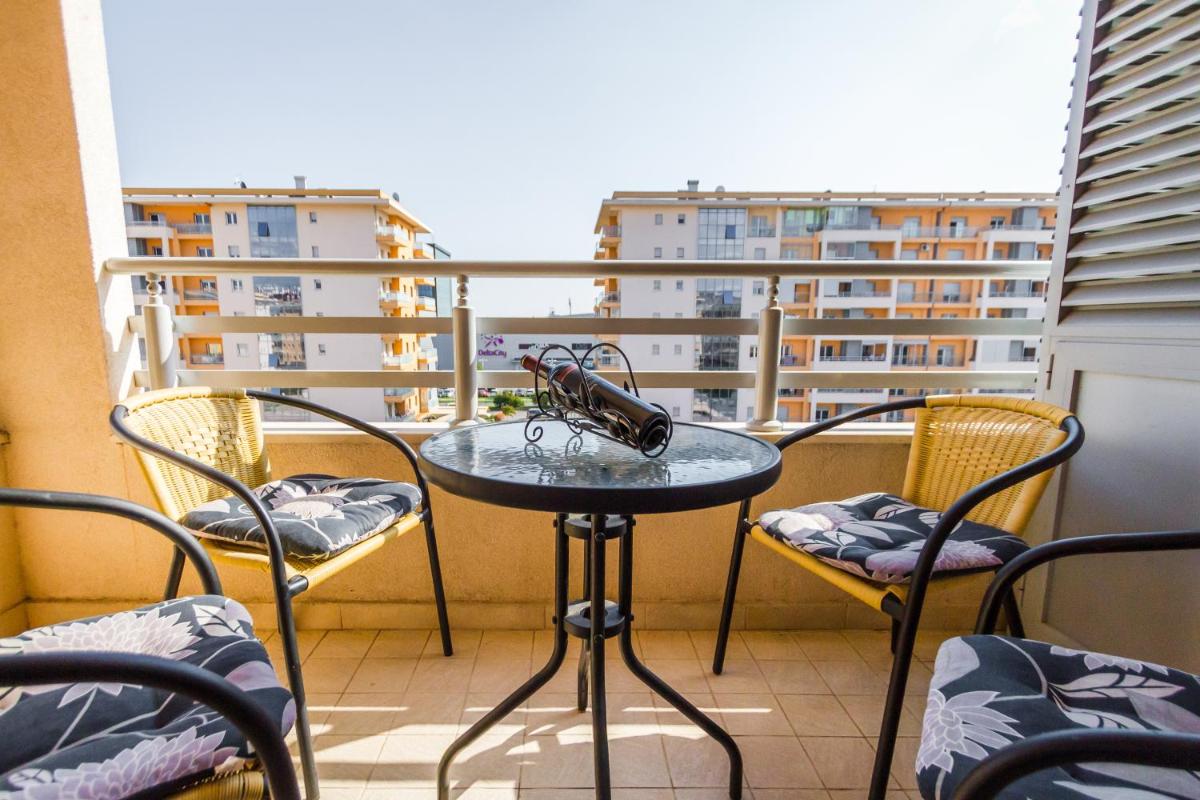 Delta Capital Apartment - Housity