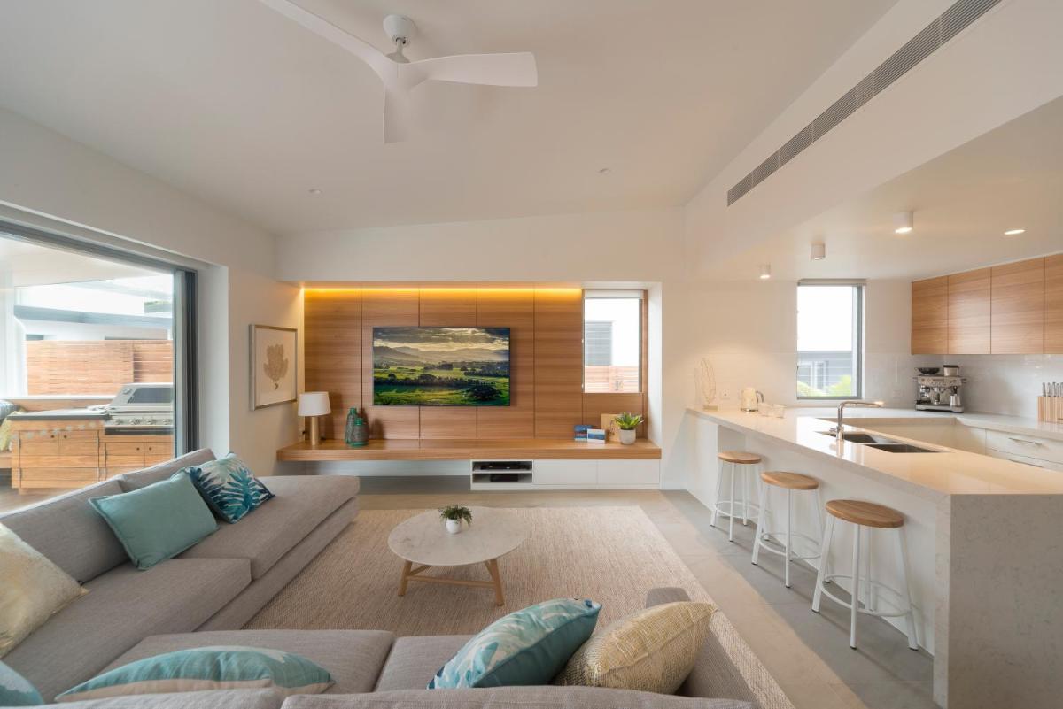 Kaylani Beach House 1 - Housity