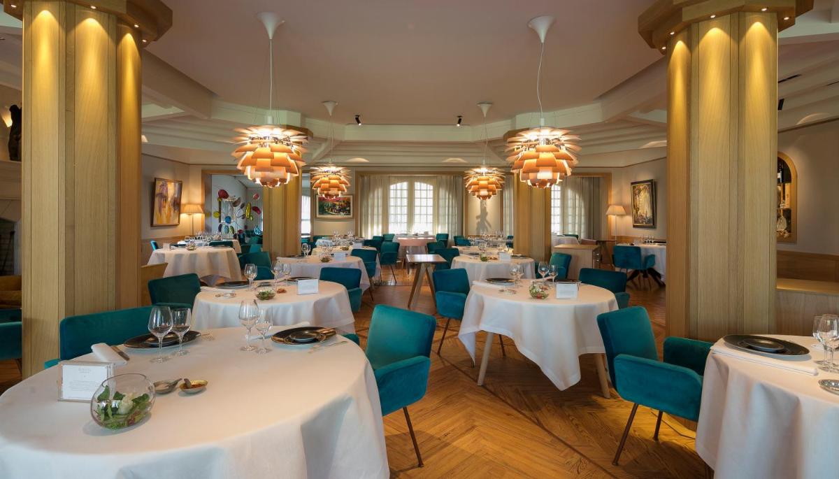 Restaurant ou autre lieu de restauration dans l'établissement Relais de la Poste