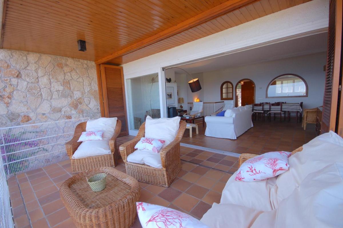Lets Holidays Sailor House with Sea Views - Housity
