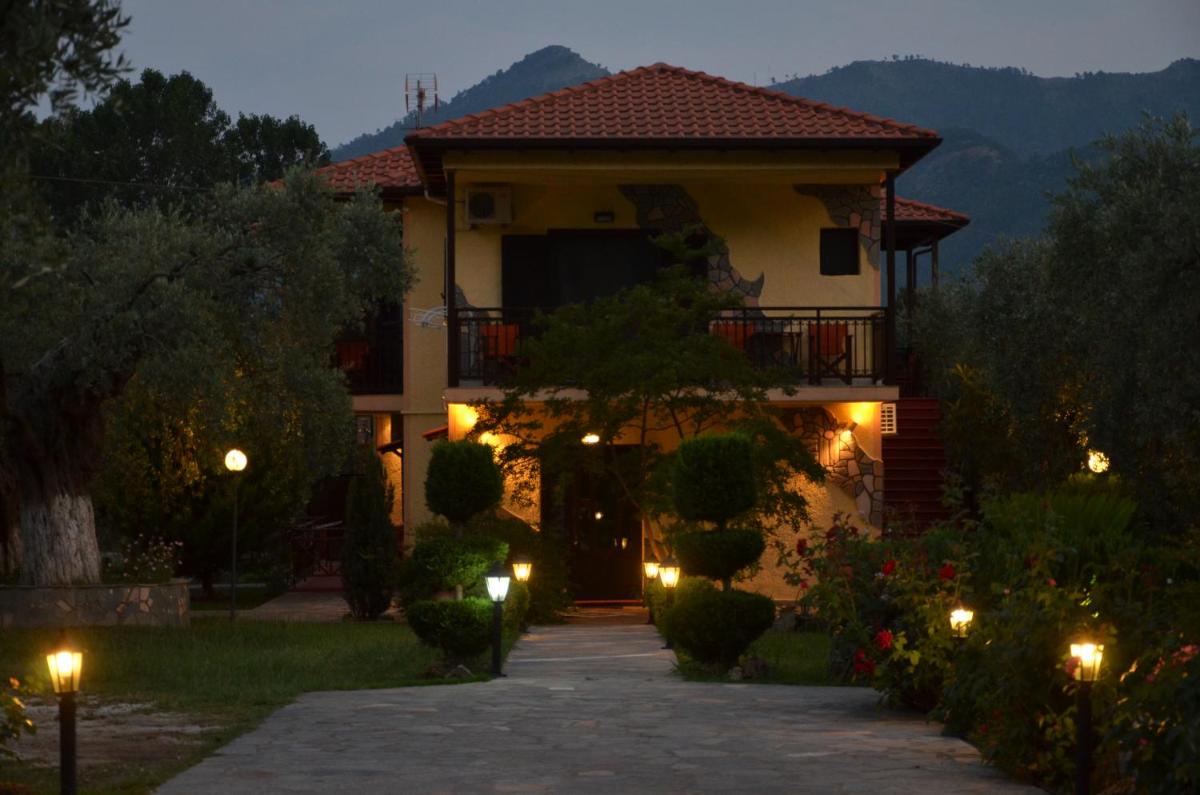 Hotel Maria - Housity