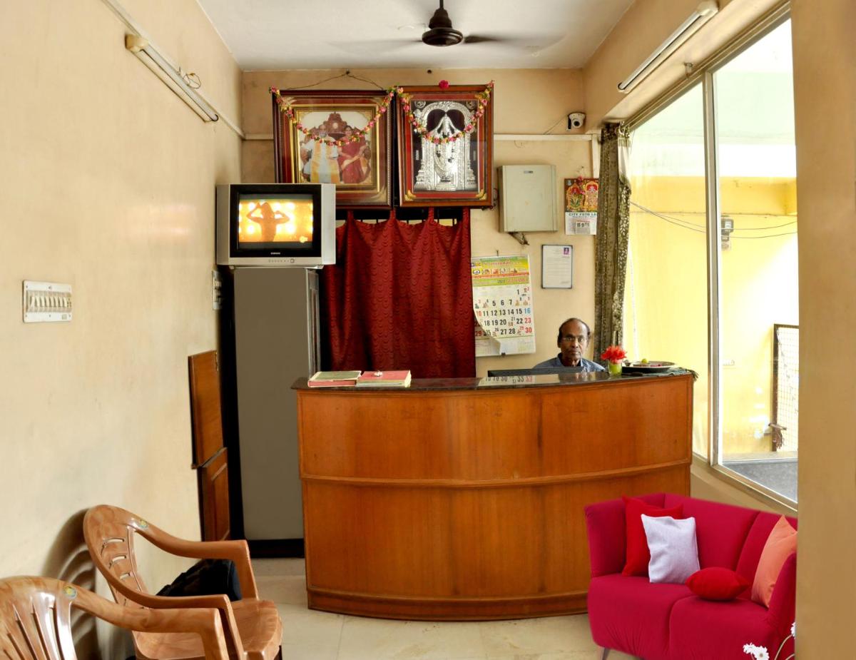 Hotel Priya Towers - Housity