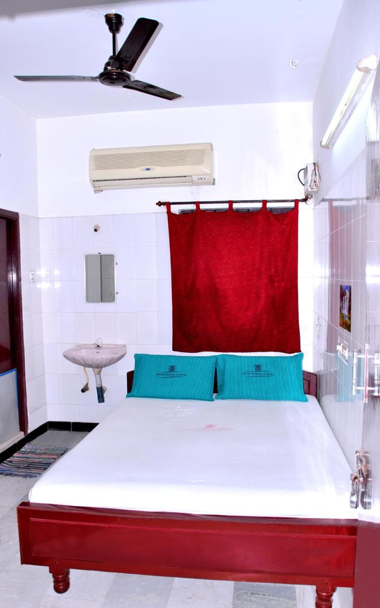 Hotel Priya Towers - Housity