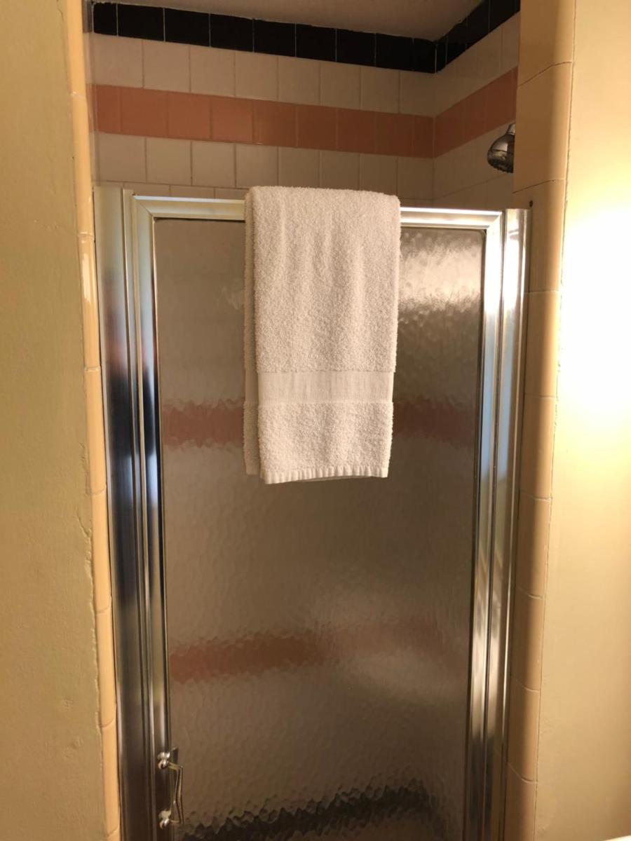 The Walpole Motel - Housity