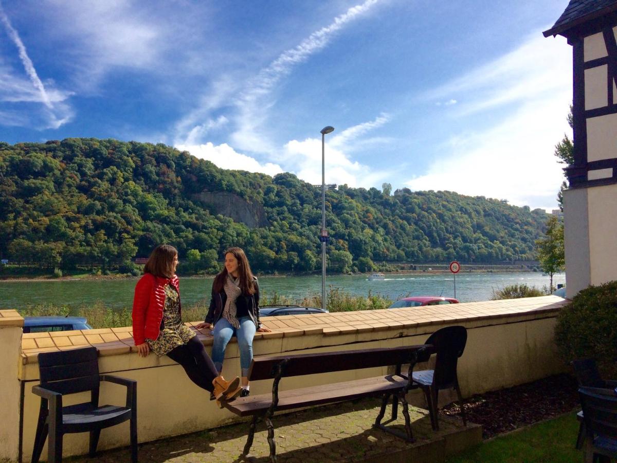 Haus am Ufer mit Rheinpanoramablick - Housity