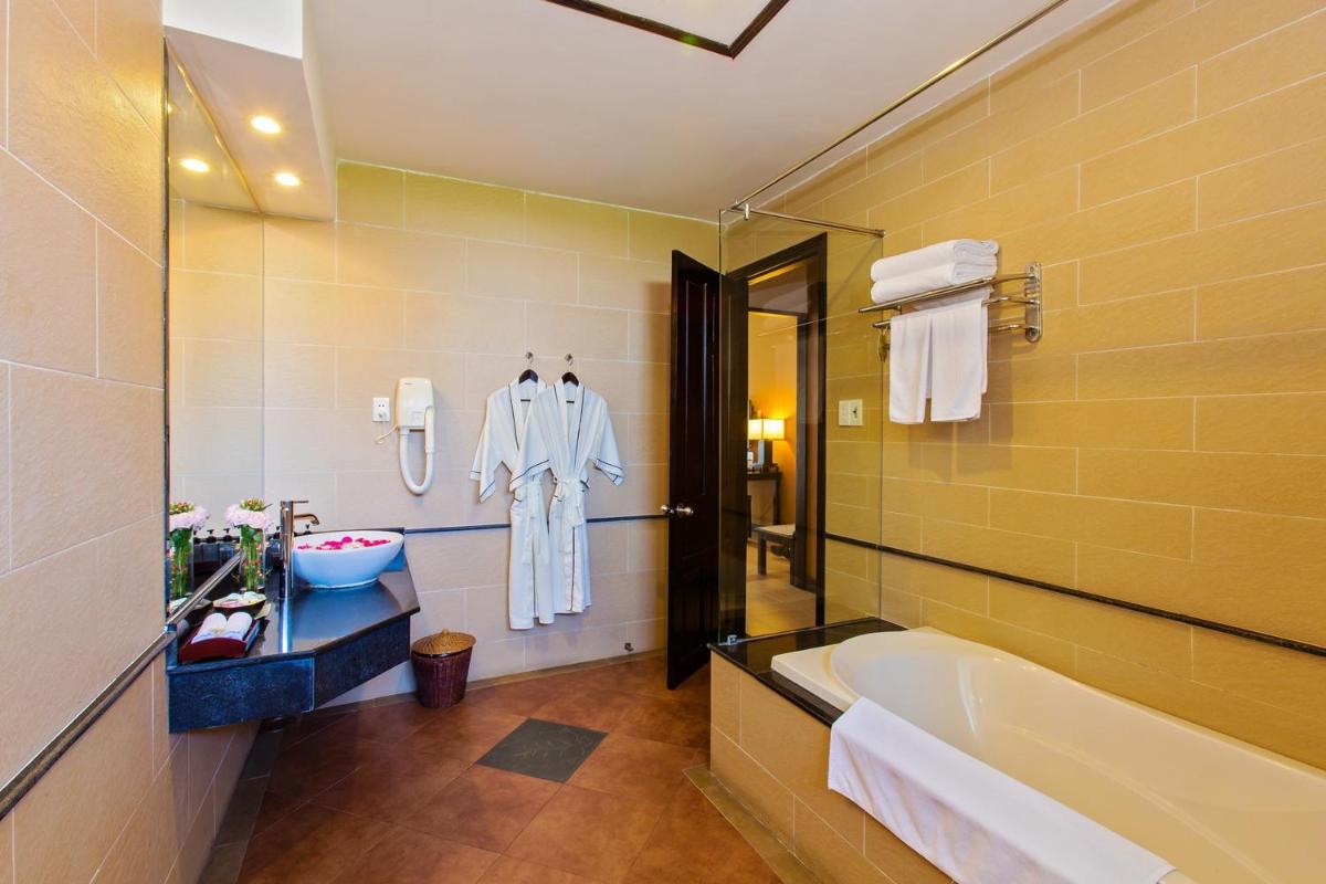 Hoi An Beach Resort - Housity