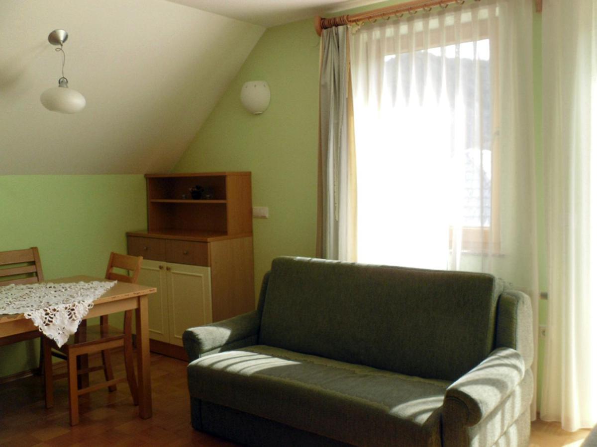 Apartmaji Hribar Pr'Ostank - Housity