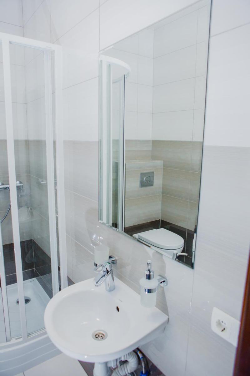Hotel Merry Land - Housity