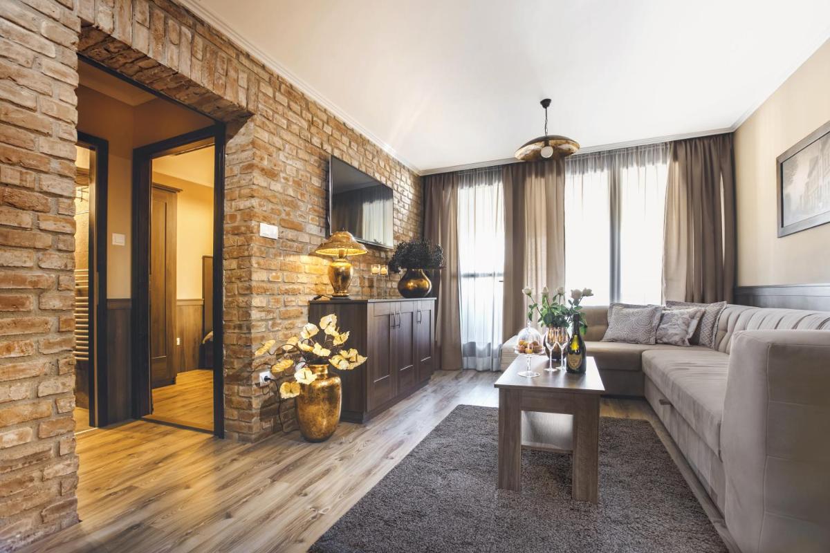 Komló Hotel Gyula - Housity