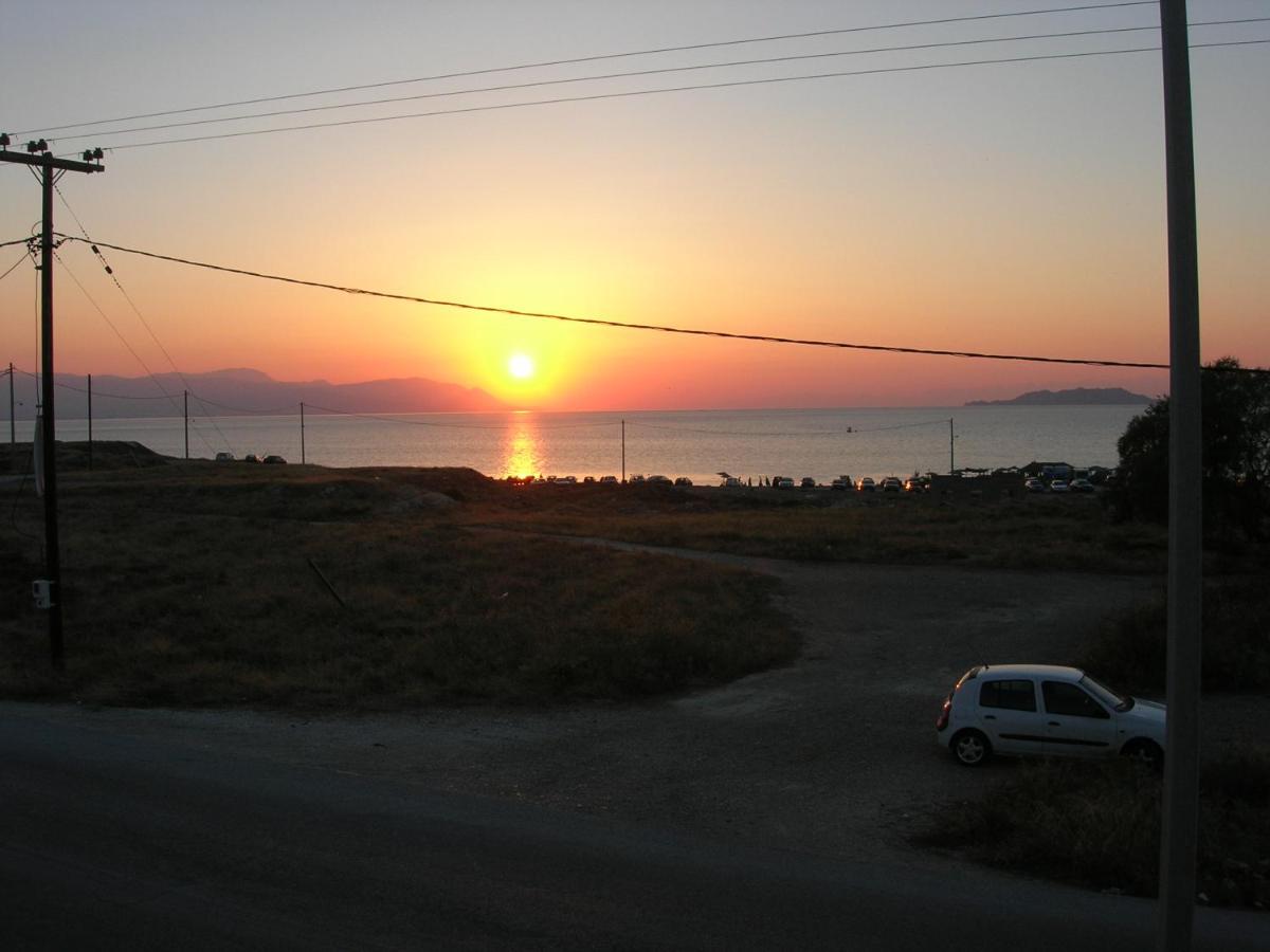 Apartment Next to the Sea in Poseidonia - Housity