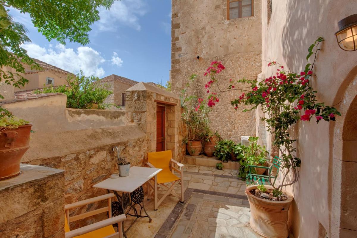Suitetrails - Dorovinis Monemvasia Castlehouses