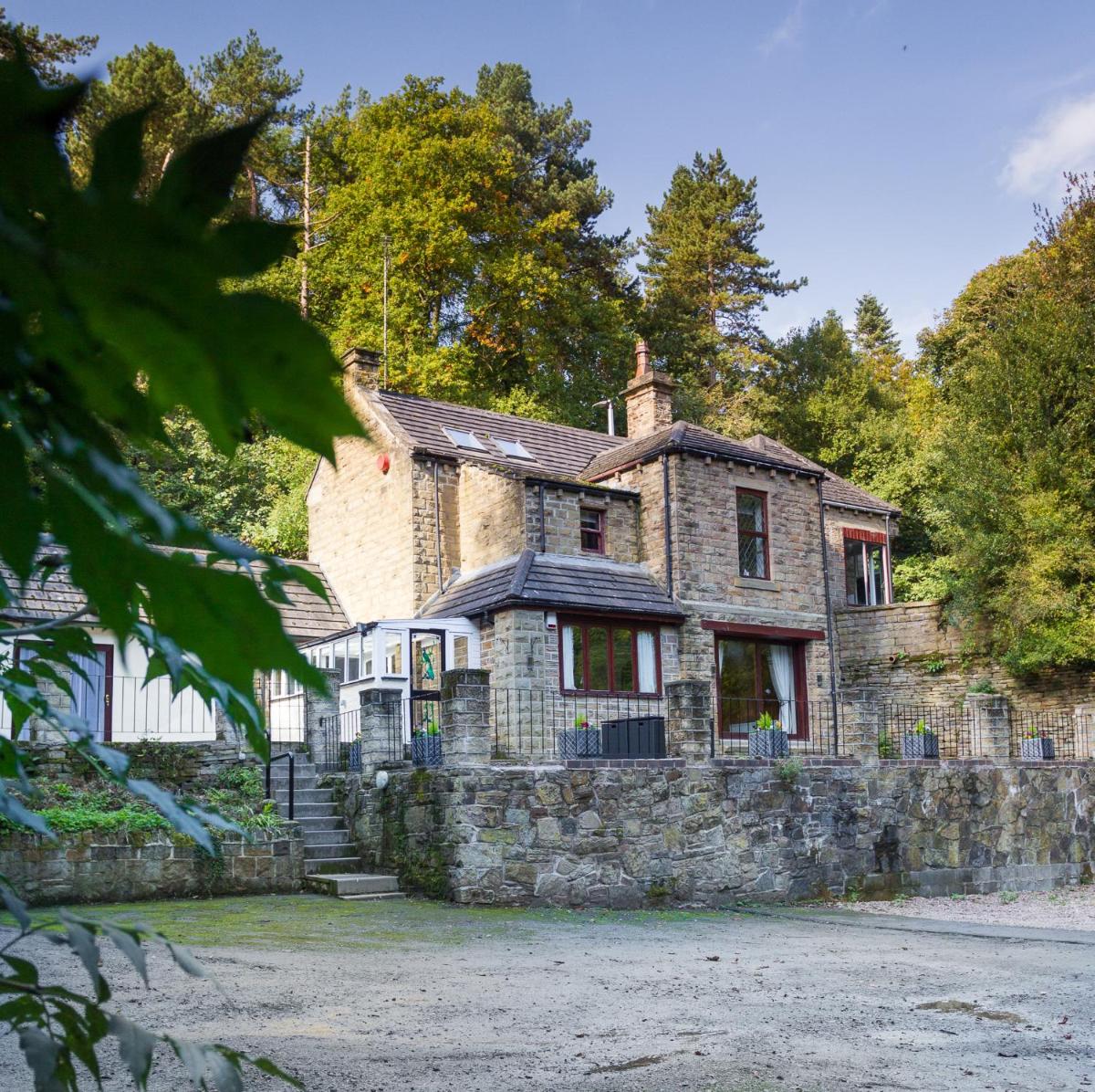 Highwood Lodge - Housity