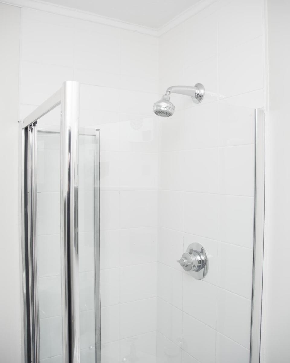 Bridgend Hotel - Housity