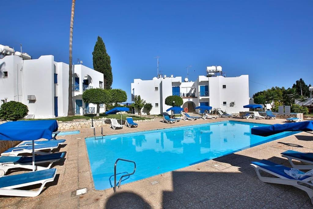 Dhekelia Diamond - Hizvo