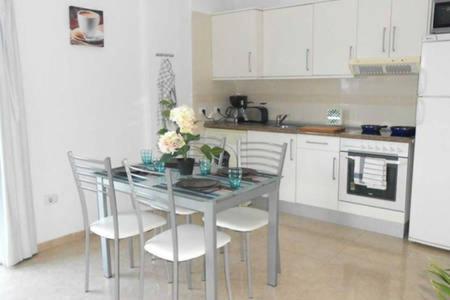 Coast, 4 people, free wifi - Housity