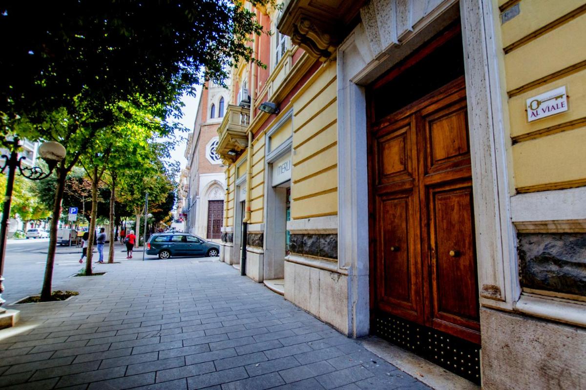 B&B AL VIALE - Housity