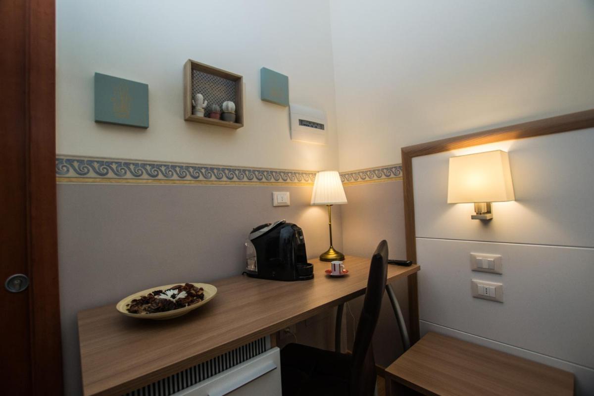 B&B AL VIALE - Housity