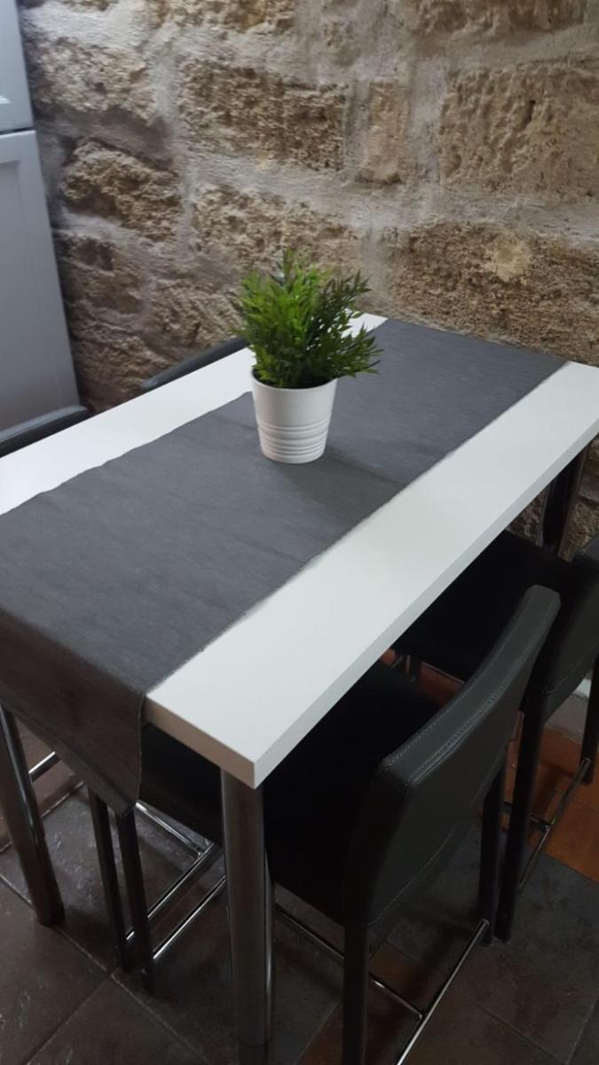 Brick Apartment - Housity