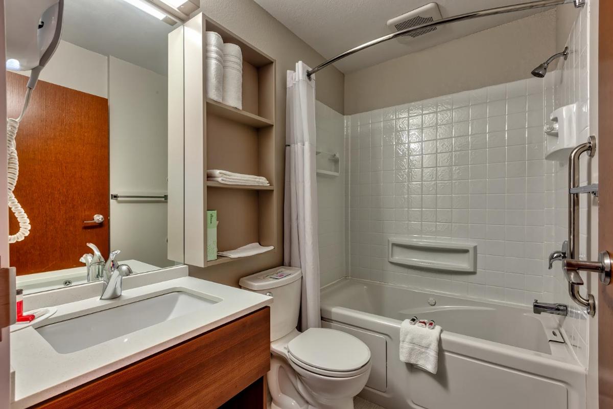 Microtel Inn & Suites by Wyndham Niagara Falls - Housity
