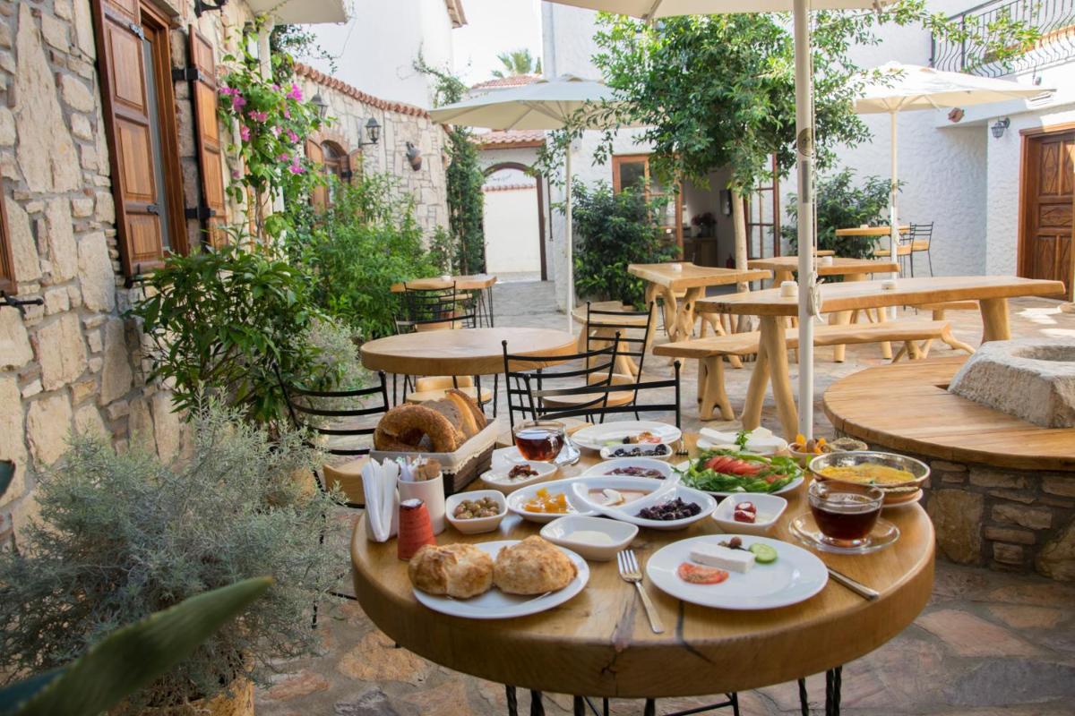 Monza House Otel - Housity