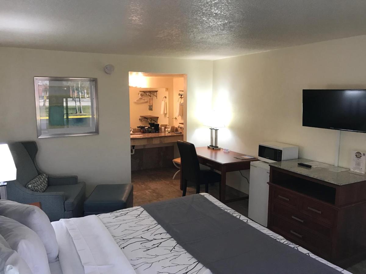 At Home Inn - Fort Pierce - Housity
