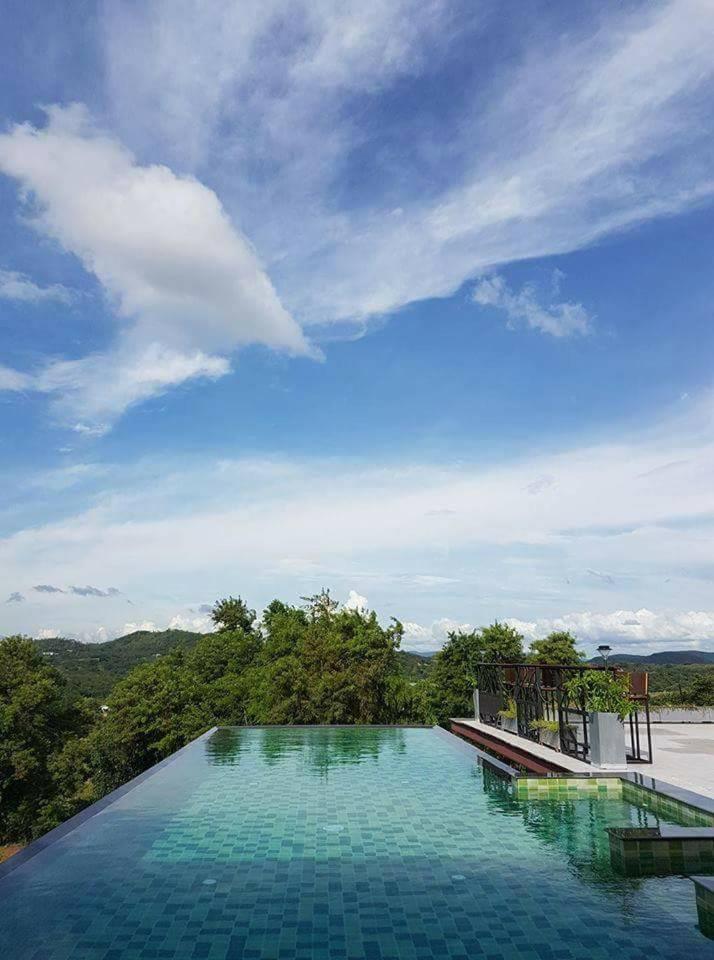 Phurapee Pakchong - Housity