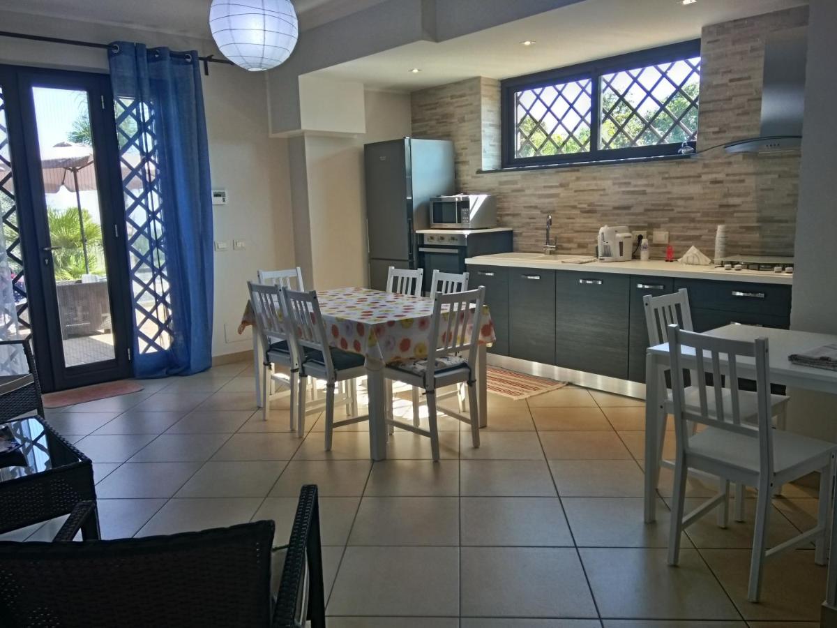 Villa Feluchia Tra Il Mare E Il Vulcano - Housity