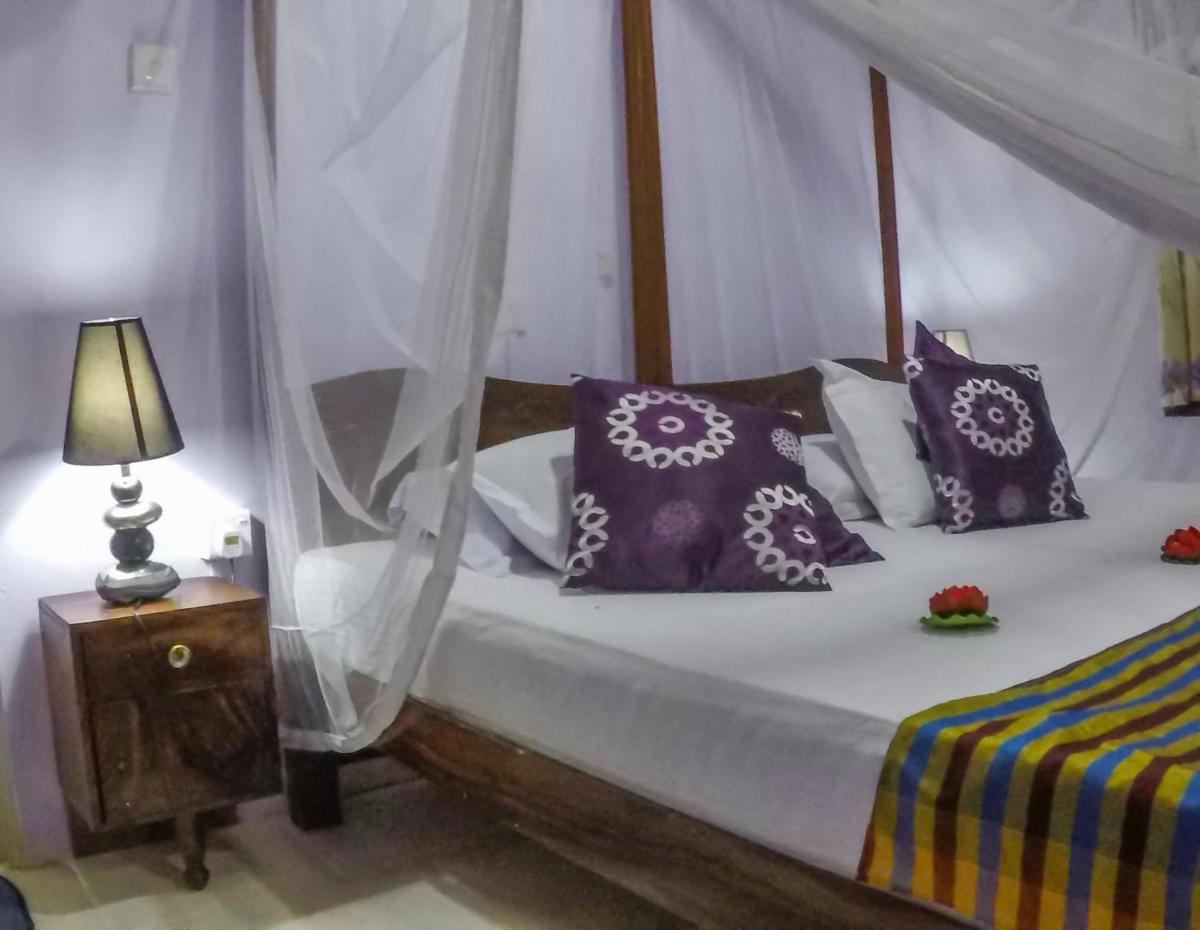 Wijenayake\'s - Beach Haven Guest House - Galle Fort - Housity
