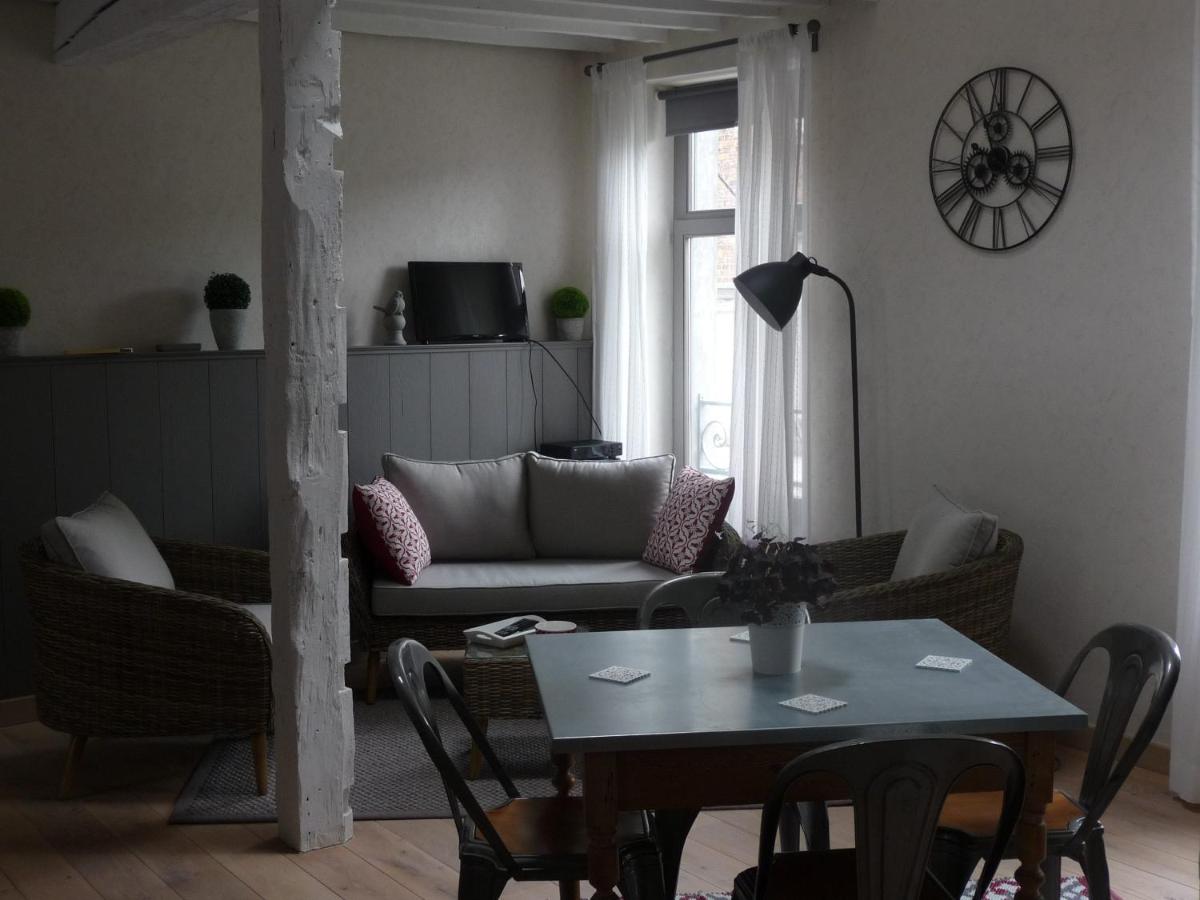 Autrefois chez Lina - Housity