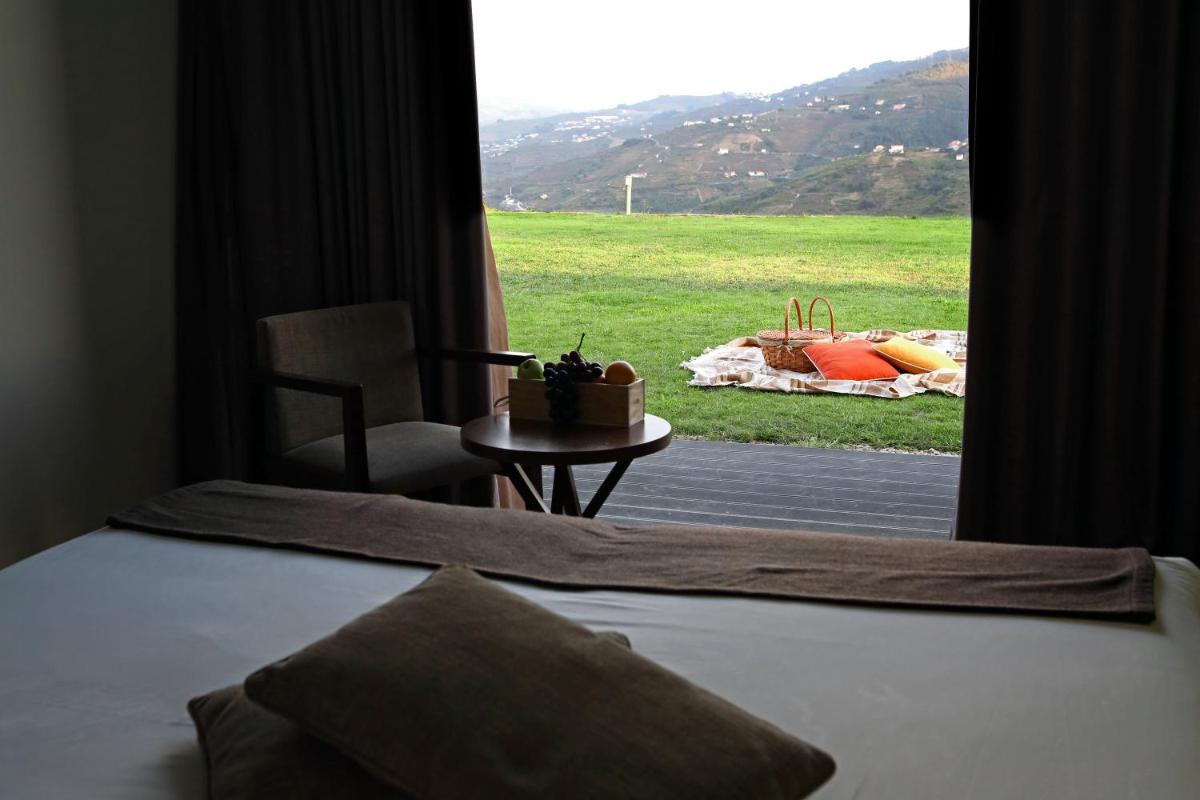 Uma vista geral da montanha ou uma vista da montanha a partir do hotel