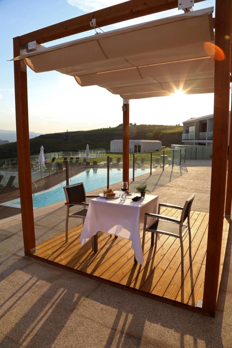 A piscina em ou perto de Douro Scala