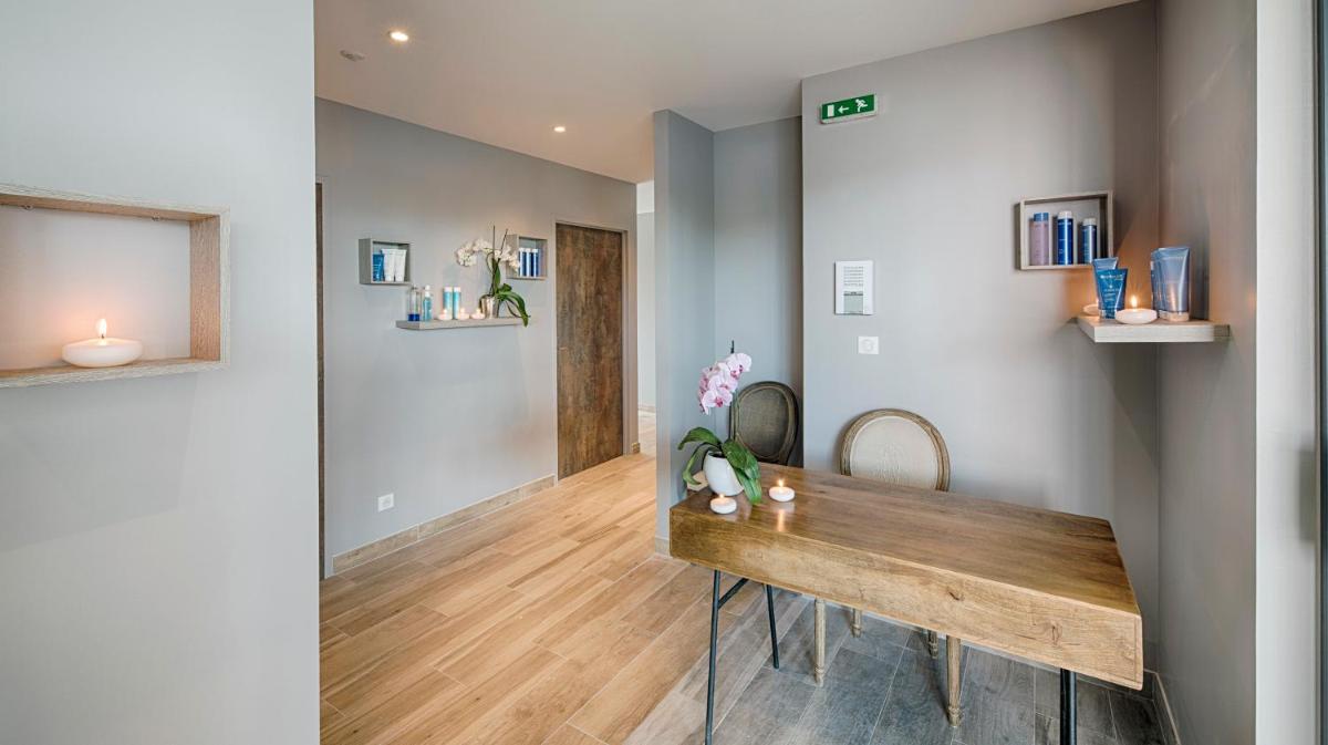 Photo de la galerie de l'établissement Logis Hôtel Restaurant Aux Maisons, à Maisons-lès-Chaource