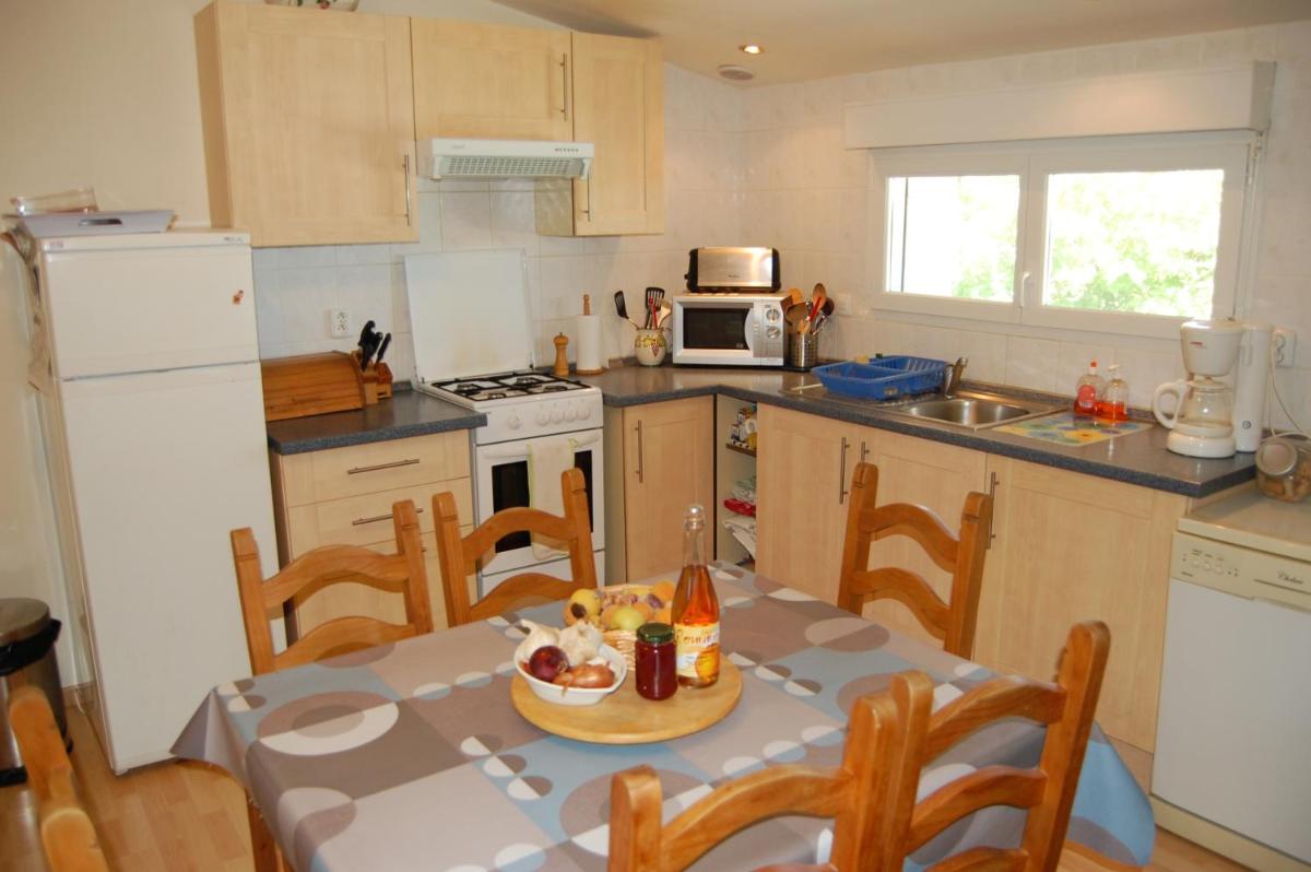 Douce France 82 - Housity