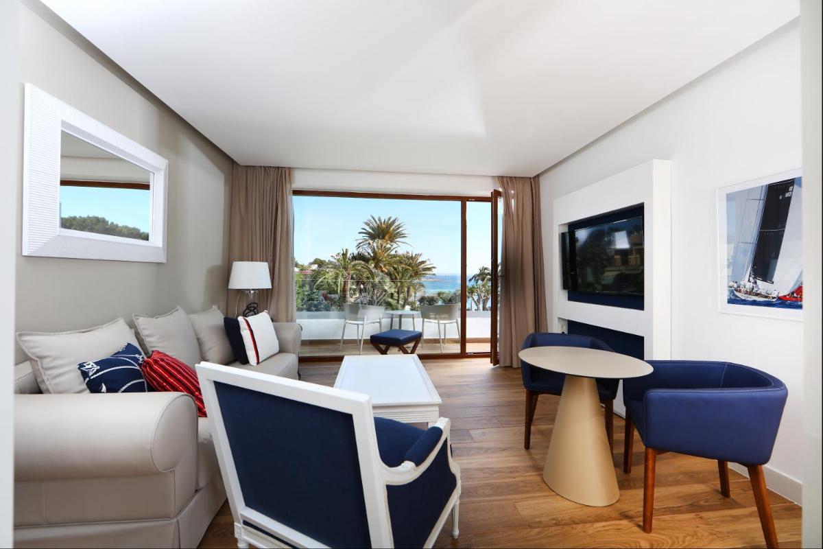 Una televisión o centro de entretenimiento en Hotel Son Caliu Spa Oasis