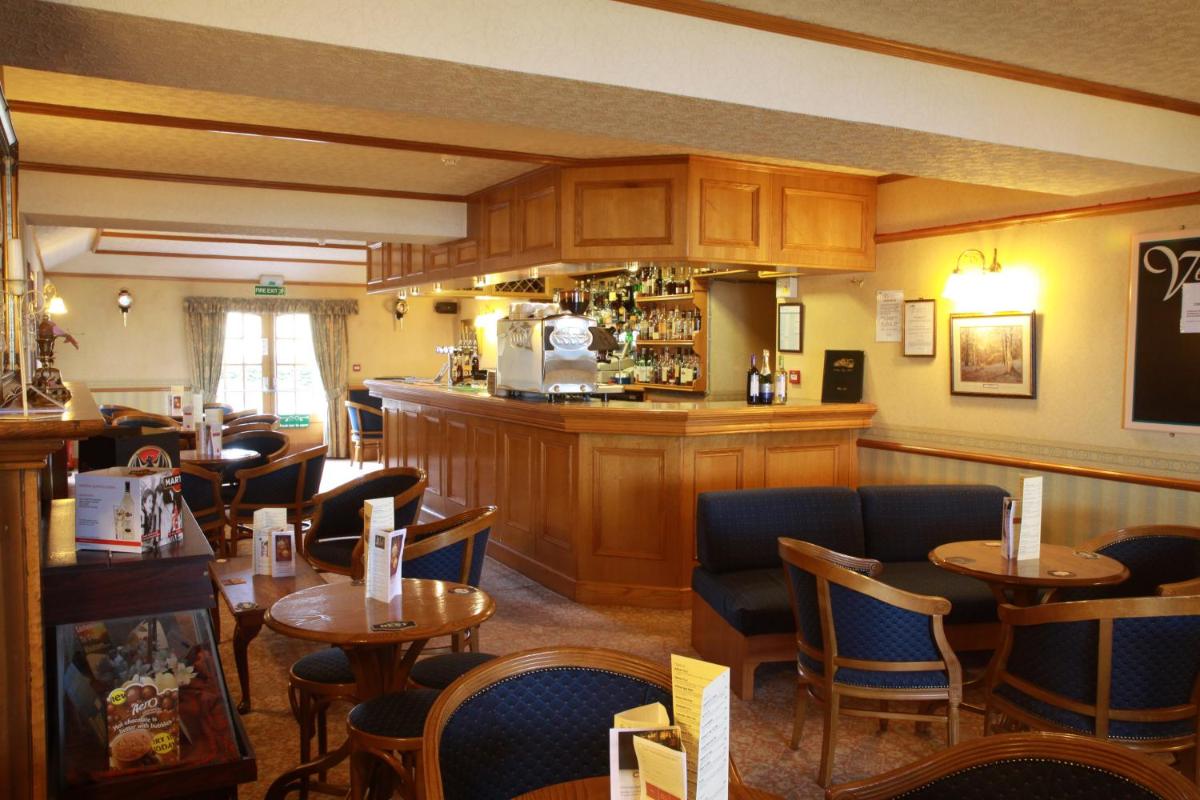 Cullen Bay Hotel - Housity