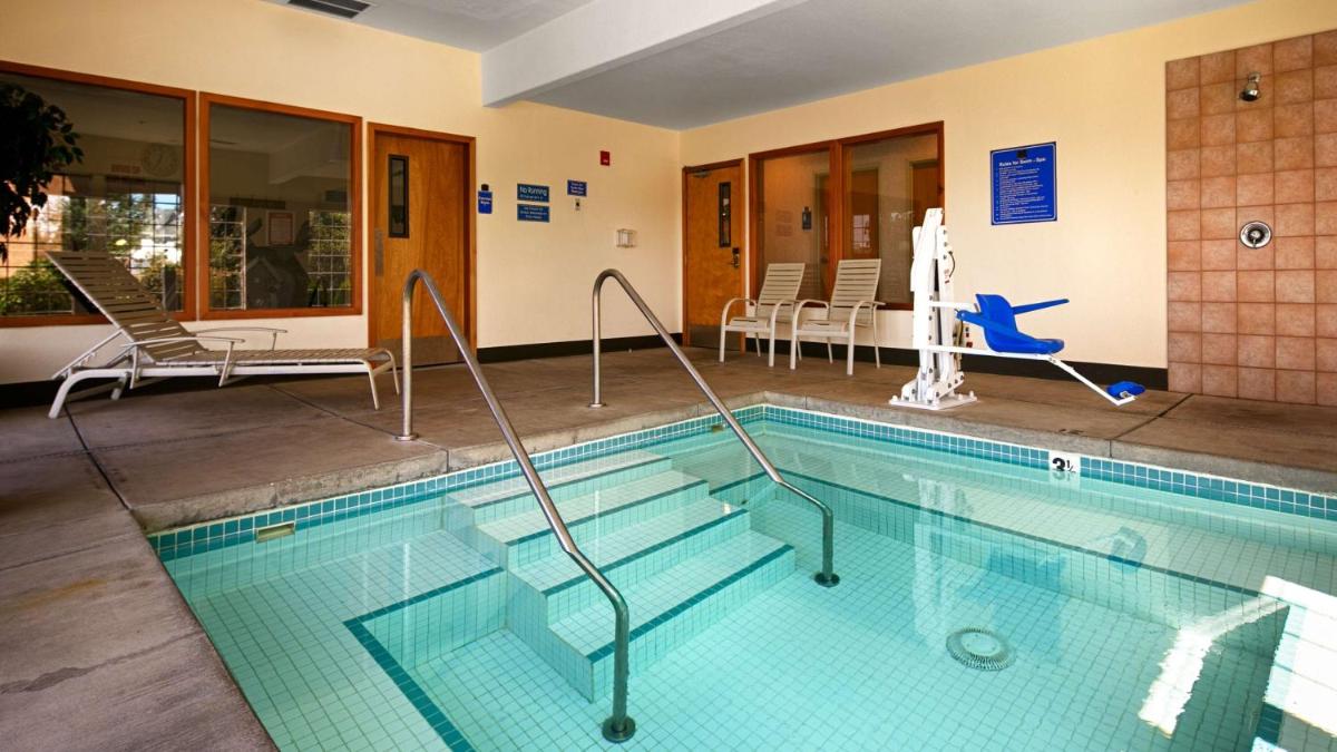 Best Western Dallas Inn & Suites - Housity
