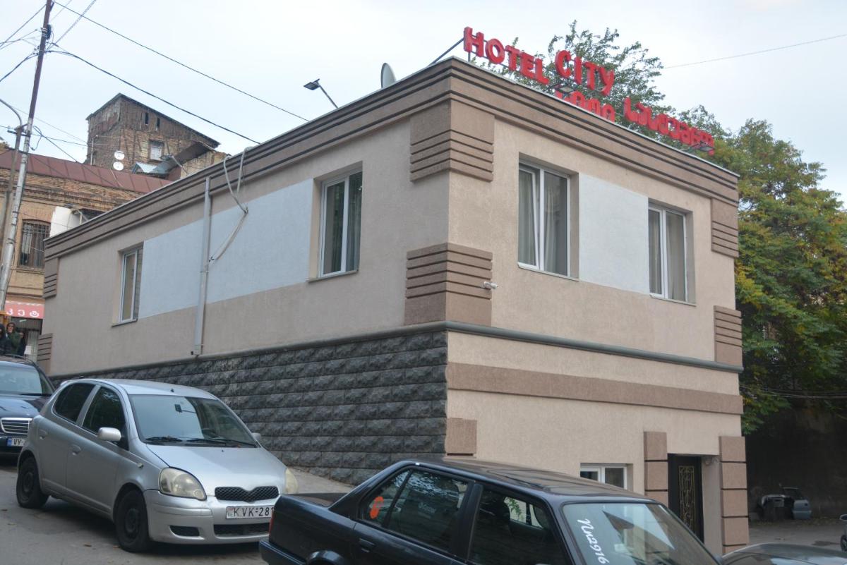 City Hotel - Housity