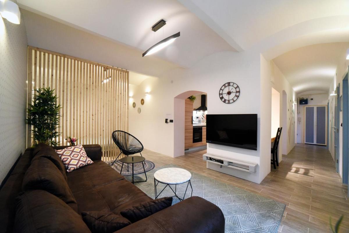 Apartment A.B.S. Secret Garden - Housity