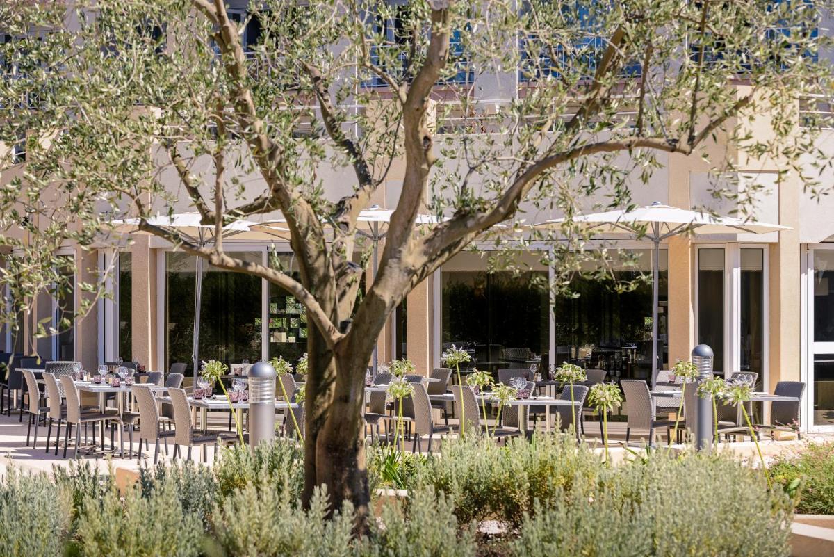 Jardin de l'établissement Mercure Thalasso & Spa Port Fréjus