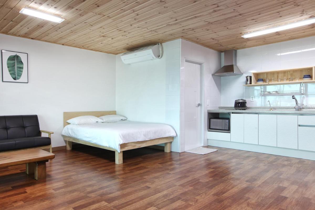 Seasidepine Pension - Housity