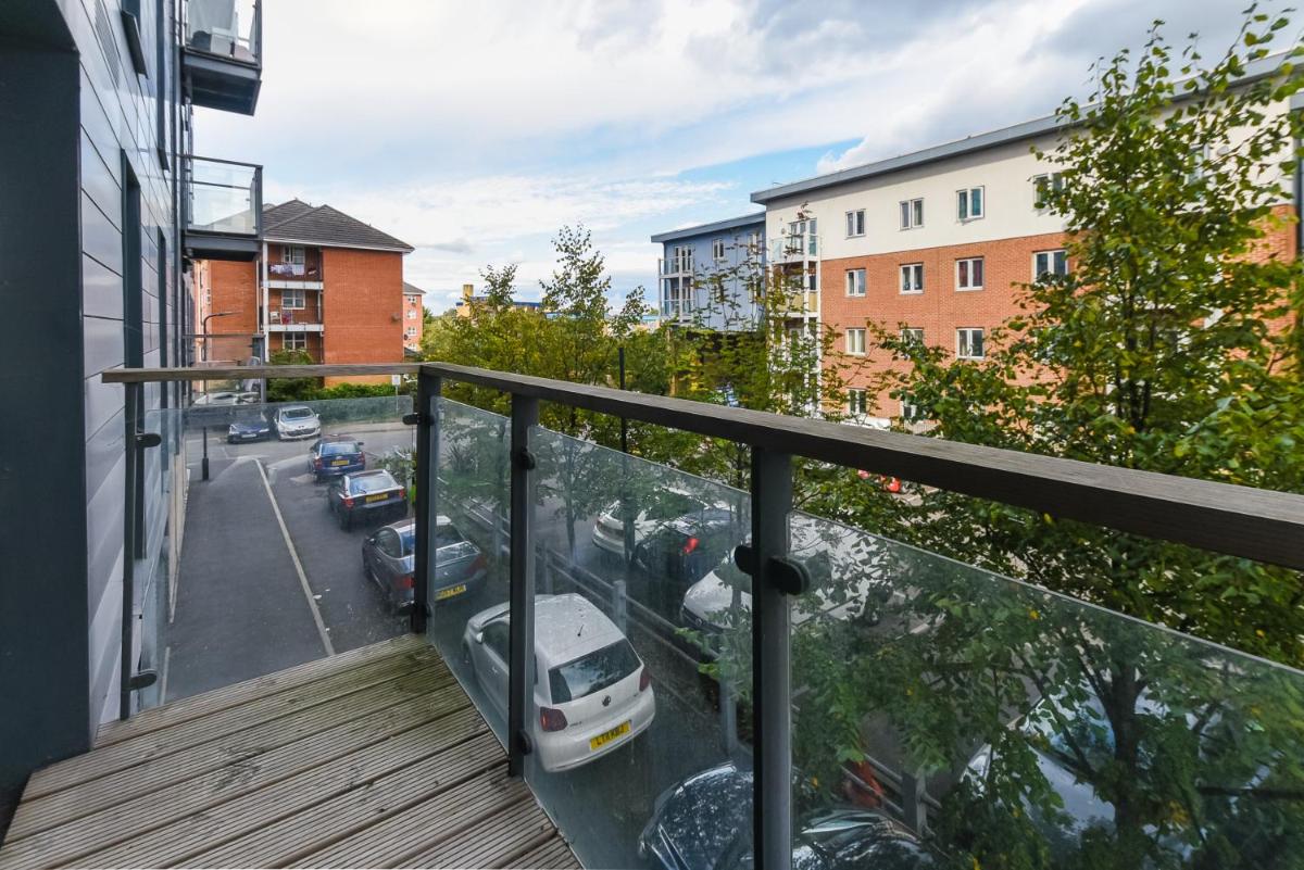 Central Slough - 2 bedroom 1 bath - Housity
