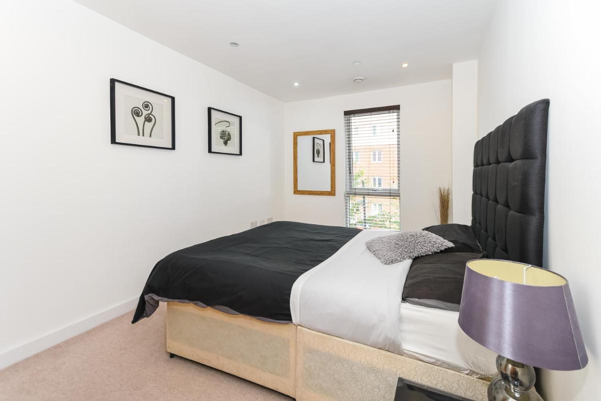 Central Slough - 2 bedroom 1 bath - Housity